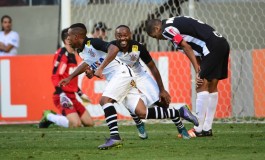 Corinthians destrói manchas, derruba Galo e solta grito de “campeão”