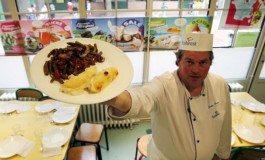 Veto a comida sem carne de porco em escolas gera polêmica na França