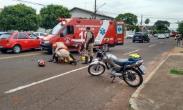 Mulher não respeita sinalização e cai de moto no Jardim Monte Líbano