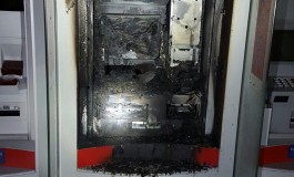 Bandidos explodem caixa eletrônico na Capital