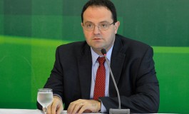 Compromisso com ajuste fiscal está mantido, diz novo ministro a investidores