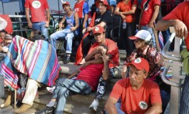 Manifestantes ocupam prédio do Governo Federal