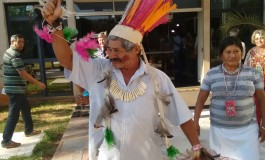 Índios recepcionam Ministro da Justiça na Governadoria