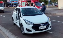 Colisão com carro e moto deixa jovem em estado grave na Capital
