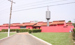 Durante programa com travesti, ex-presidiário resolve roubar motel e tenta matar acompanhante