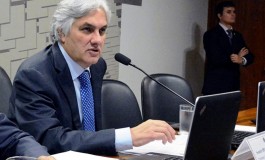 Polícia Federal permanece na casa do senador Delcídio