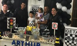 Com avô e tio policiais, Arthur mostra que vai seguir os passos da família