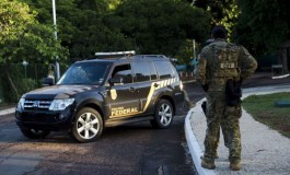 PF faz operação de busca e apreensão na casa de Cunha