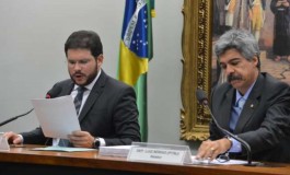Deputados aprovam relatório final da CPI da Petrobras
