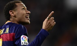 Mesmo lesionado, Neymar aparece na lista do Barcelona para o Mundial